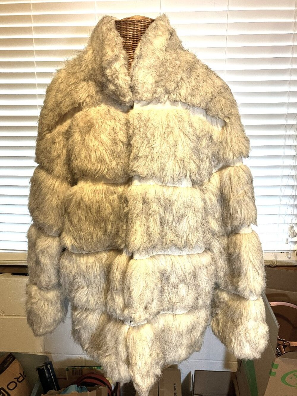 MISSGUIDED Silver Fox-Inspired Grey & Cream Faux Fur Coat Jacket. Size 4